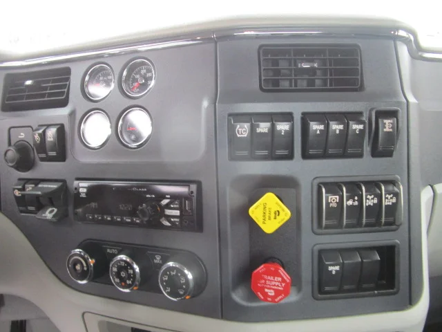 2020 Peterbilt 567 - image 12