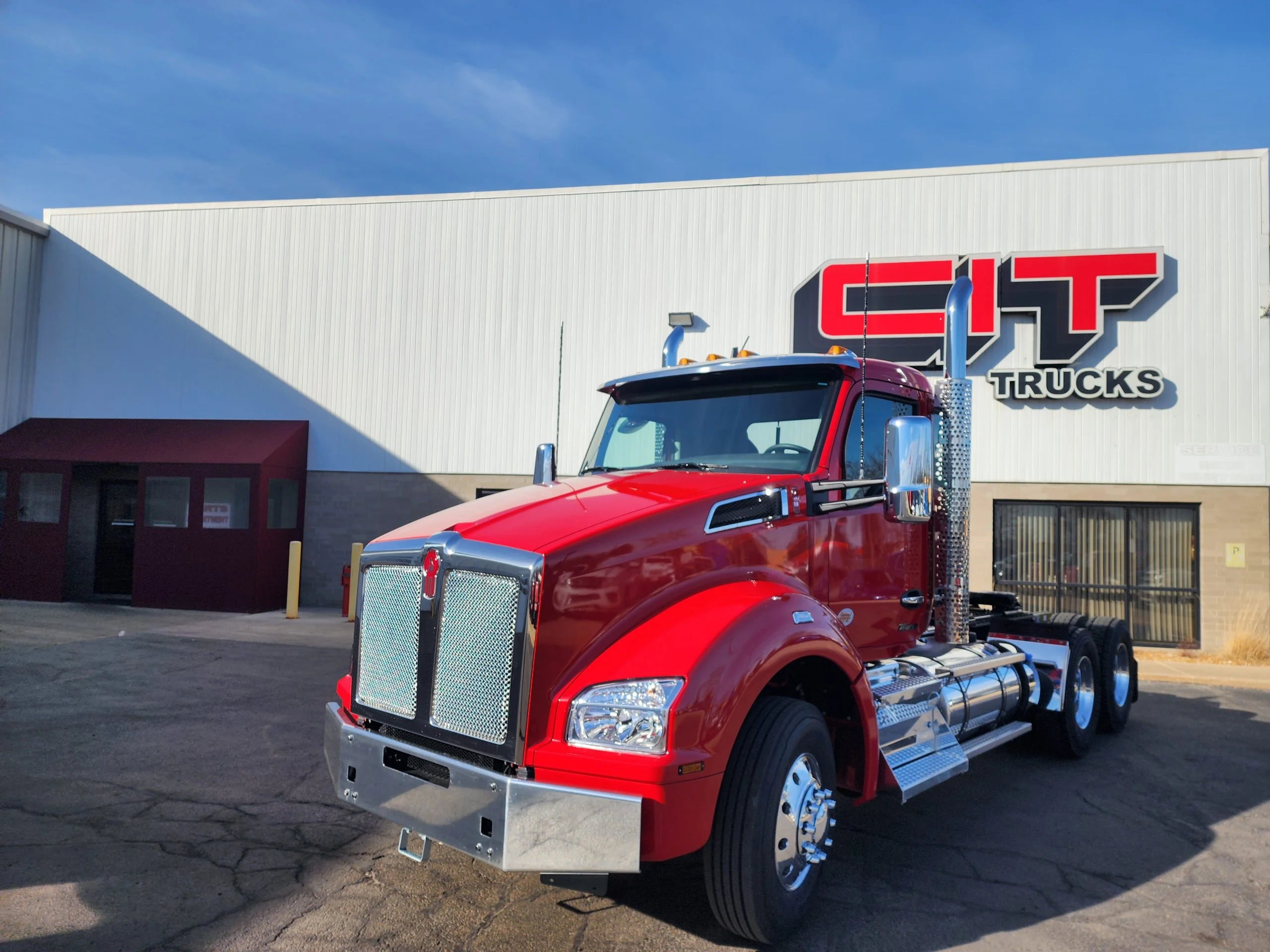 2027 Kenworth T880 in Rockford, IL