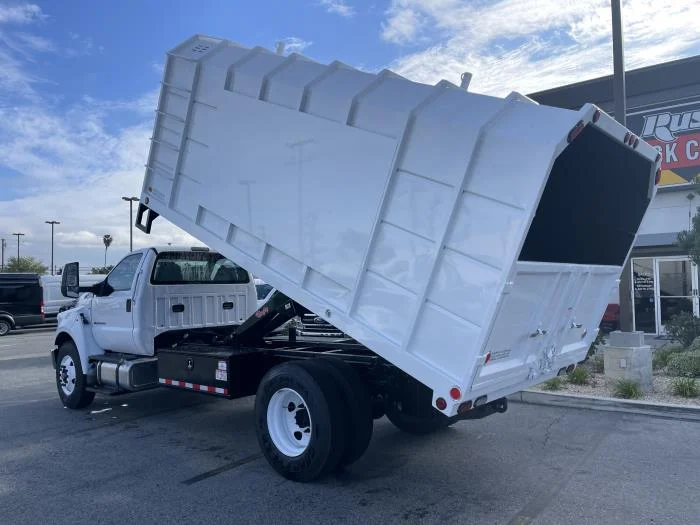 2027 Ford F-650 — photo 26