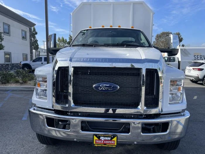 2027 Ford F-650 — photo 8