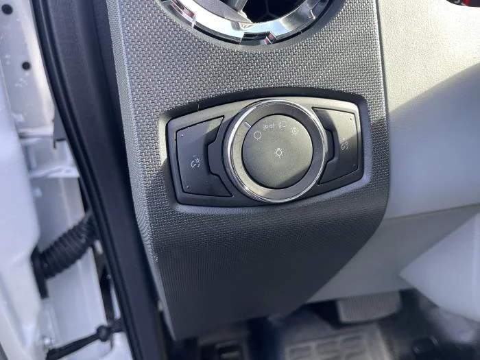 2027 Ford F-650 — photo 24