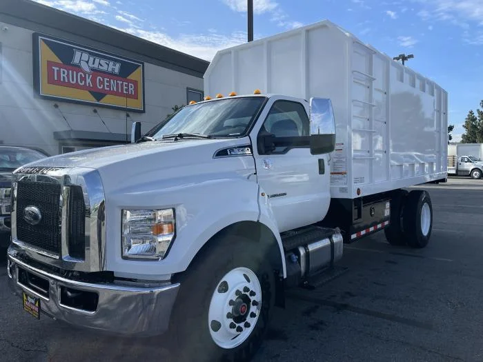 2027 Ford F-650 — photo 2