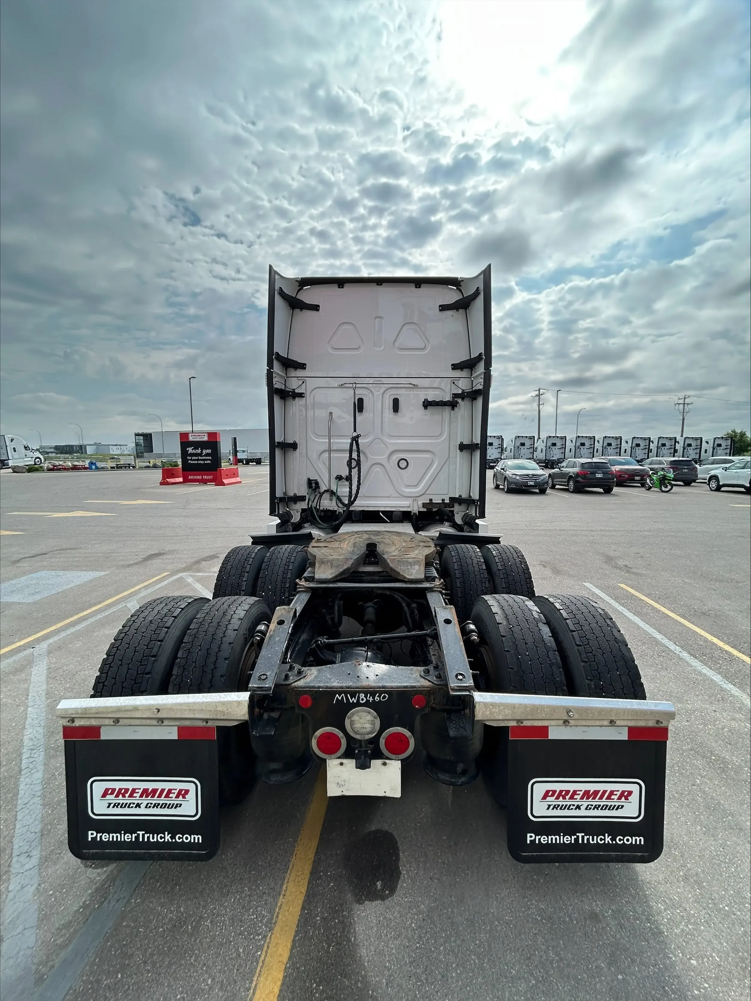 2022 Freightliner Cascadia in Winnipeg, MB — photo 6