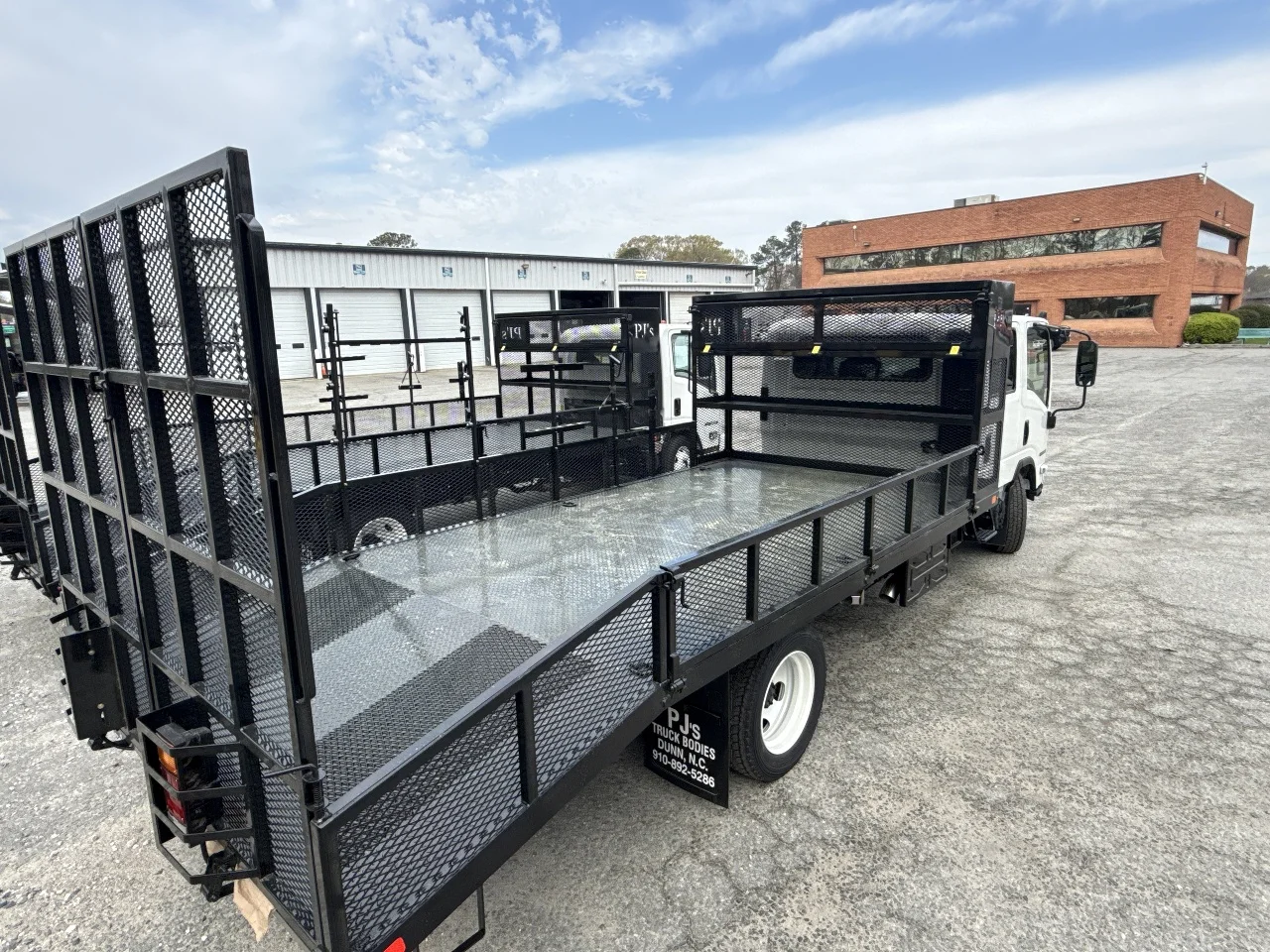 2026 Isuzu NRR in Norfolk, VA — photo 2