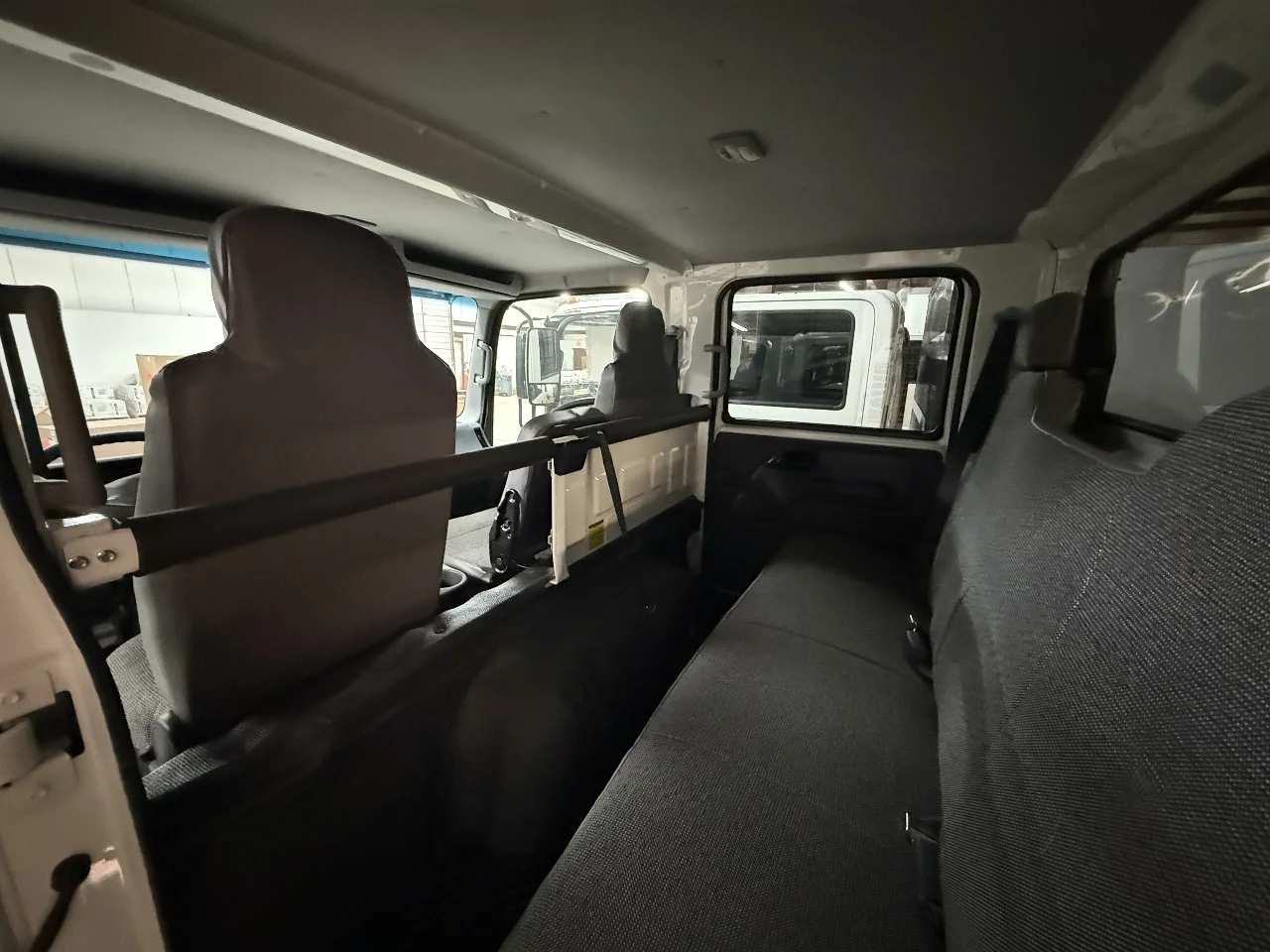 2026 Isuzu NRR in Norfolk, VA — photo 7
