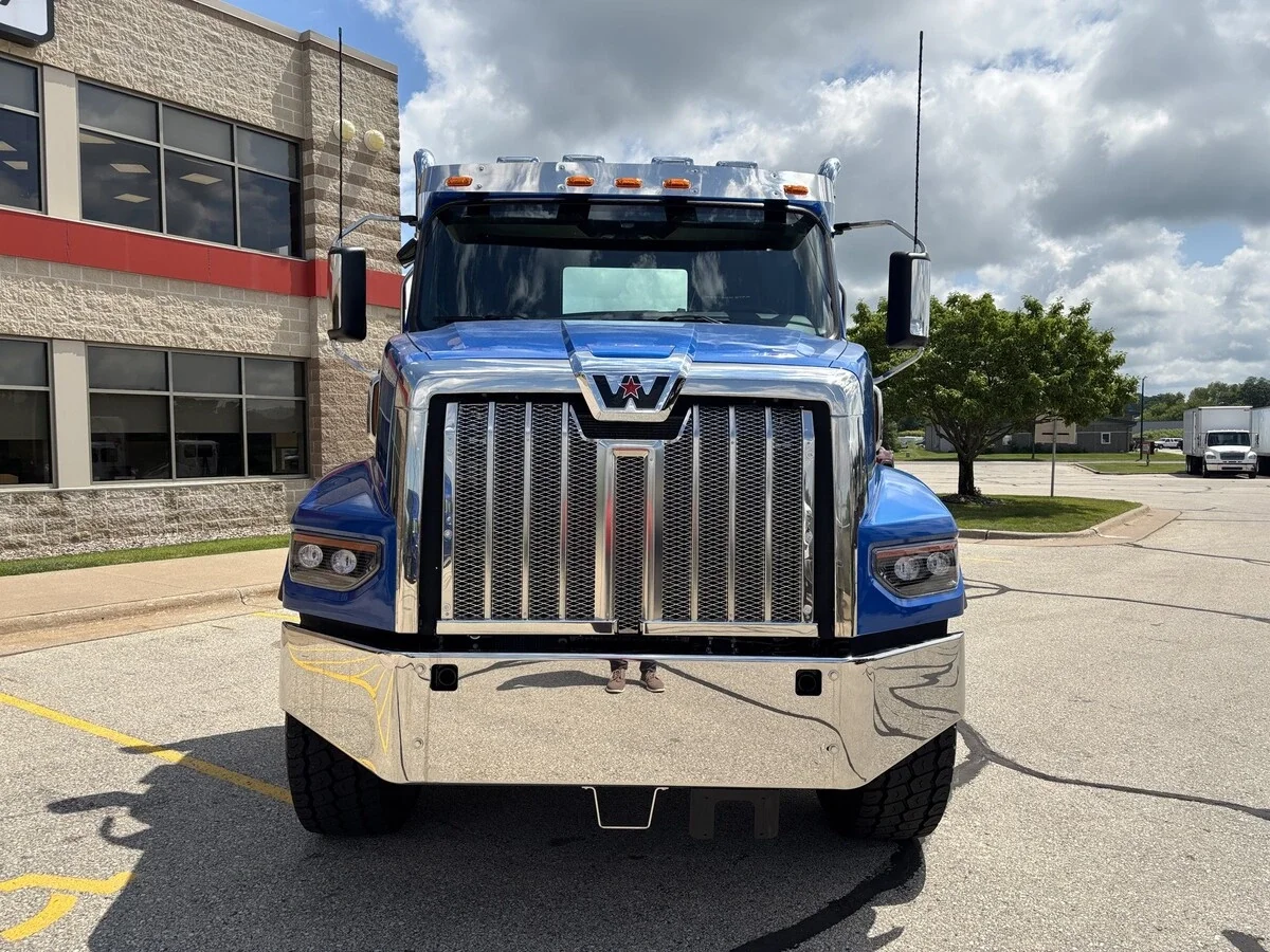 2027 Western Star 49X — photo 2