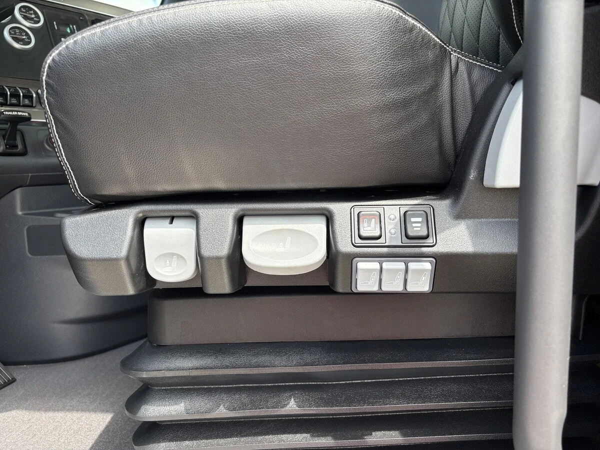 2027 Western Star 49X — photo 17