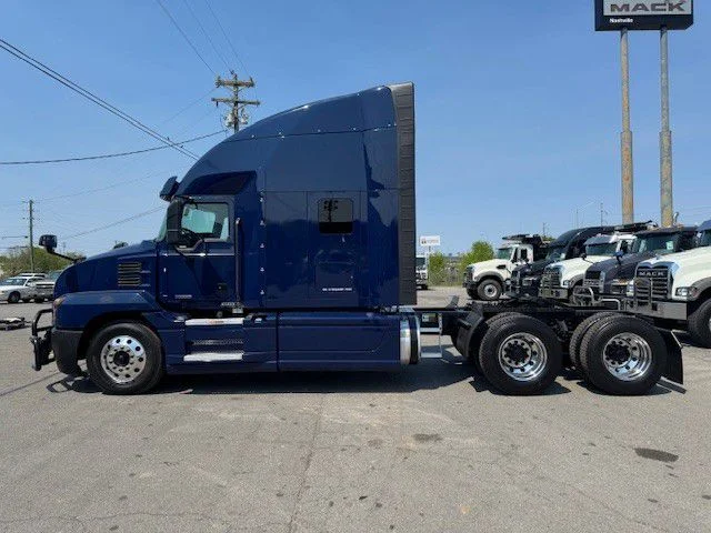 2024 Mack Anthem - image 8