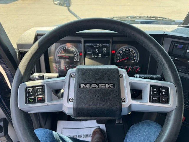 2024 Mack Anthem - image 14