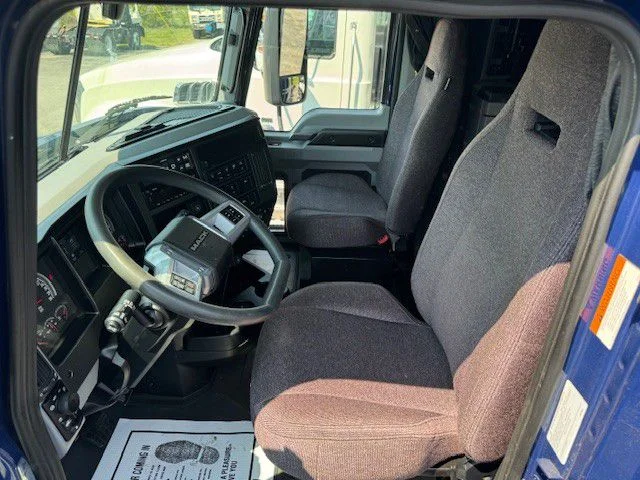 2024 Mack Anthem - image 12