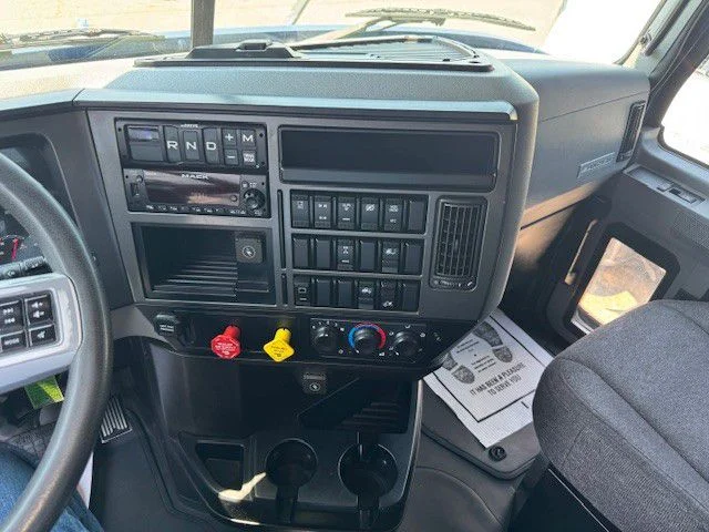 2024 Mack Anthem - image 16