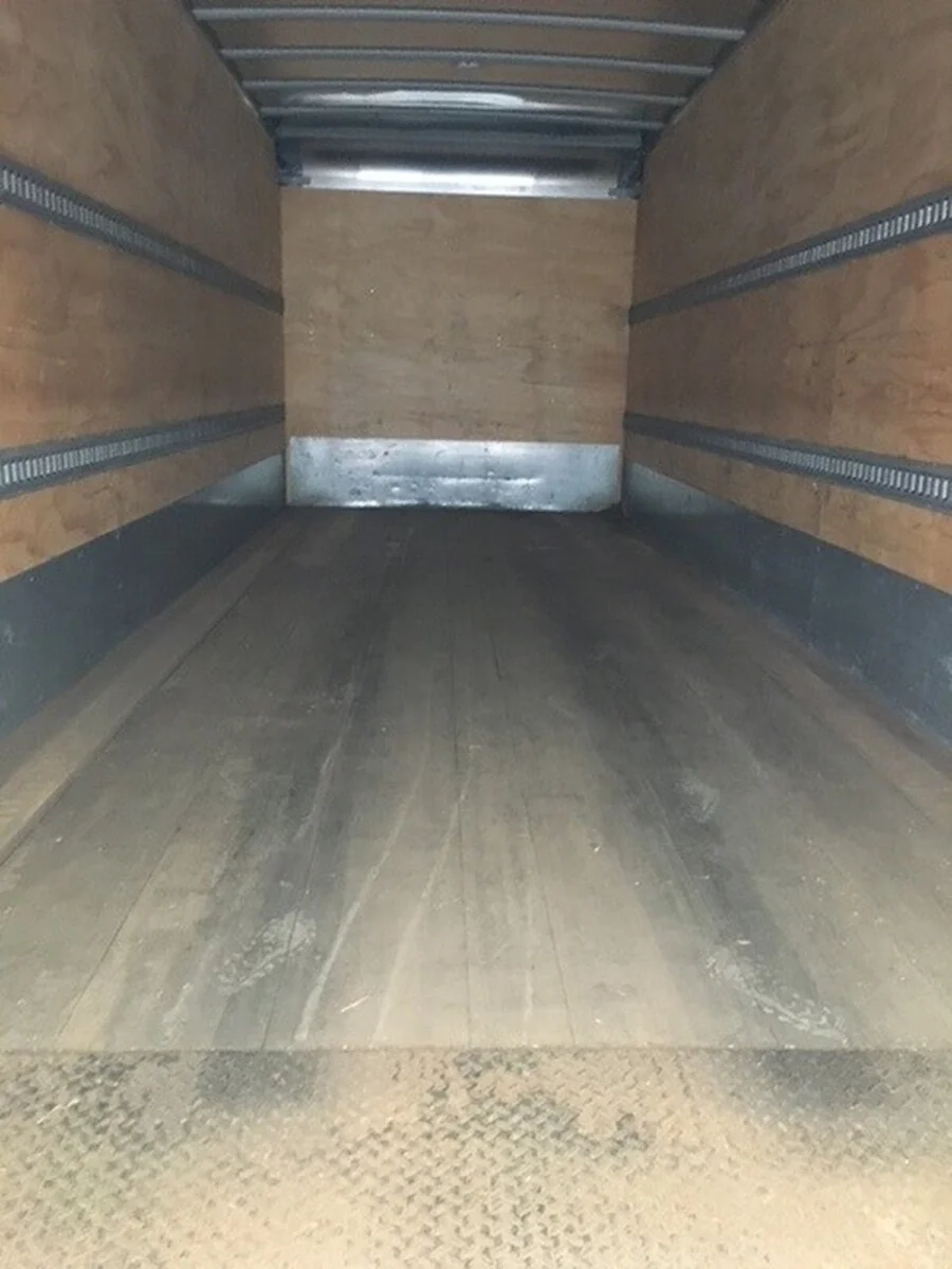 2018 International - image 6