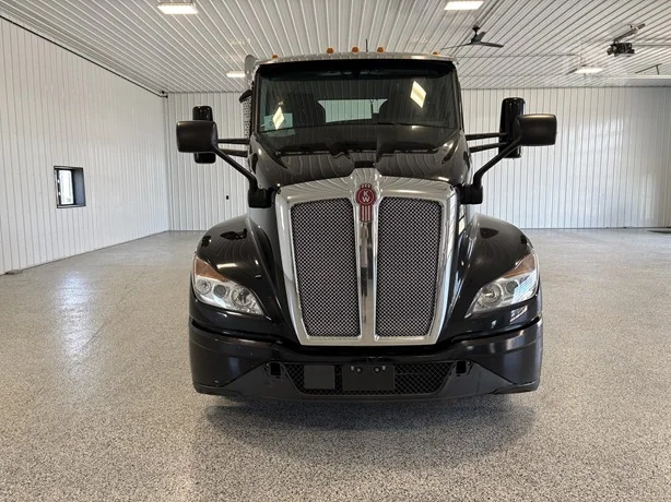 2024 Kenworth T680 in Hartford, SD — photo 8