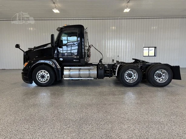 2024 Kenworth T680 in Hartford, SD — photo 2