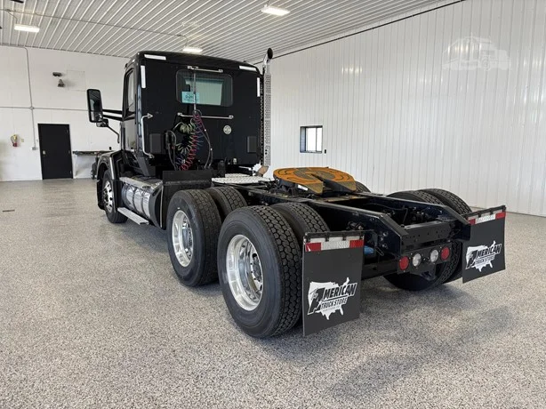 2024 Kenworth T680 in Hartford, SD — photo 3