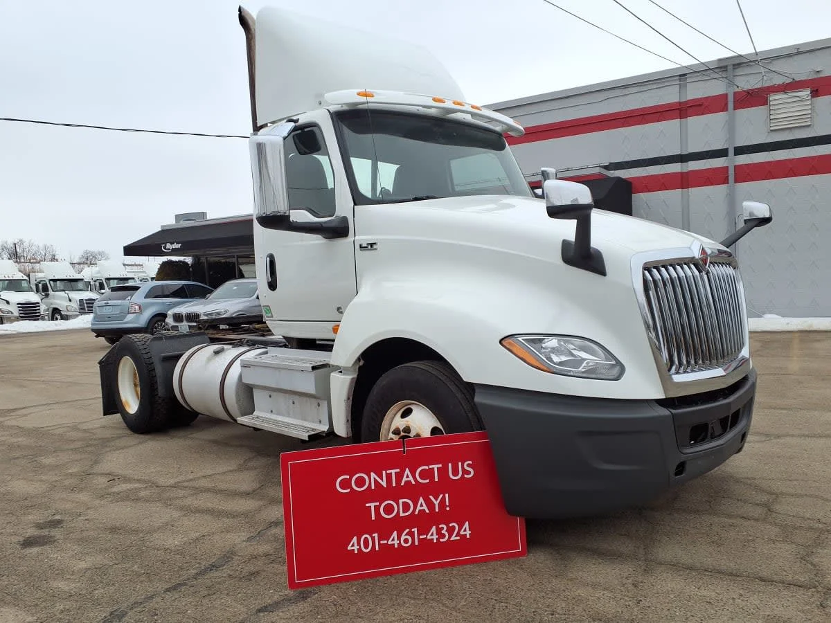 2019 International LT in Warwick, RI — photo 3