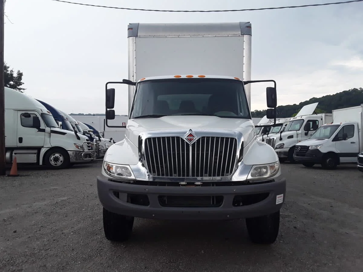 2018 International 4300 in Pittsburgh, PA — photo 2