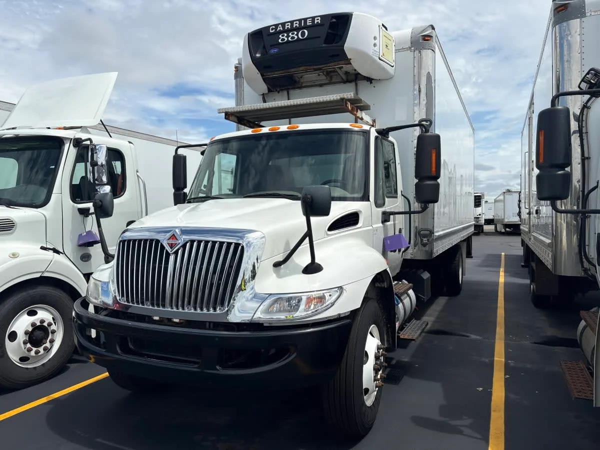 2018 International 4300 - image 3