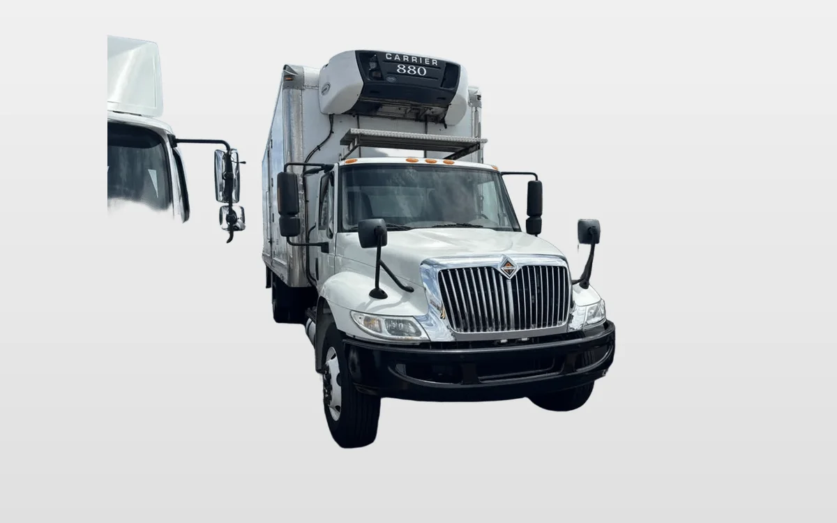 2018 International 4300 - image 1