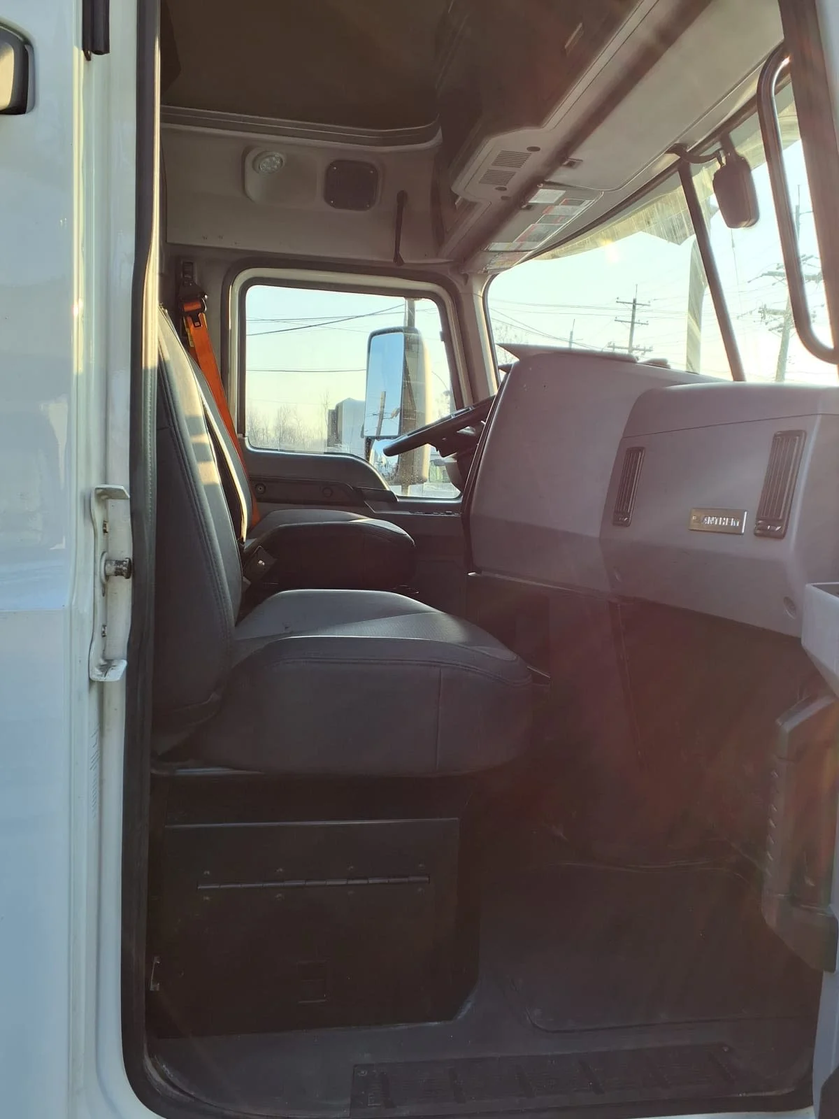 2020 Mack Anthem in Newark, NJ — photo 11
