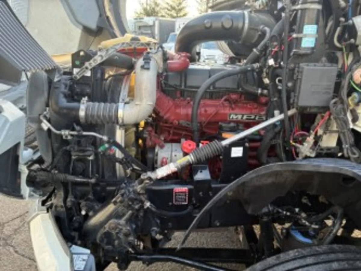 2020 Mack Anthem in Newark, NJ — photo 14