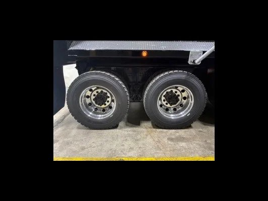 2027 Kenworth T880 in Sanger, TX — photo 3