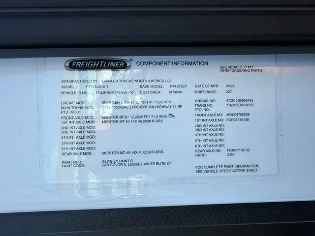2023 Freightliner Cascadia in Pacific, WA — photo 9