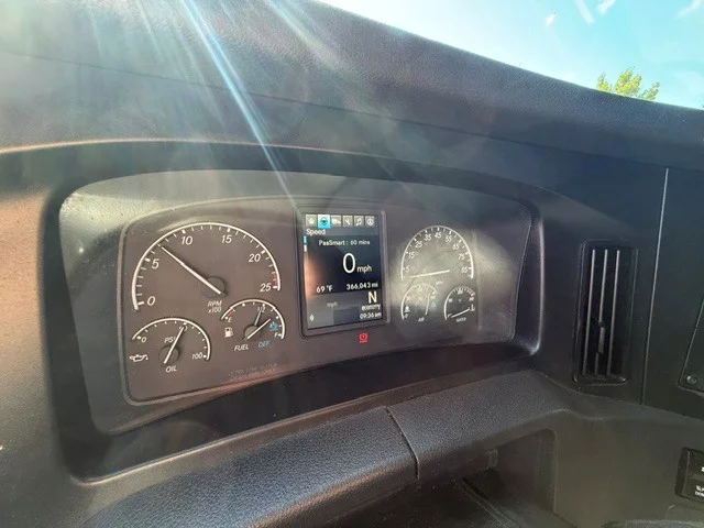 2023 Freightliner Cascadia in Pacific, WA — photo 12