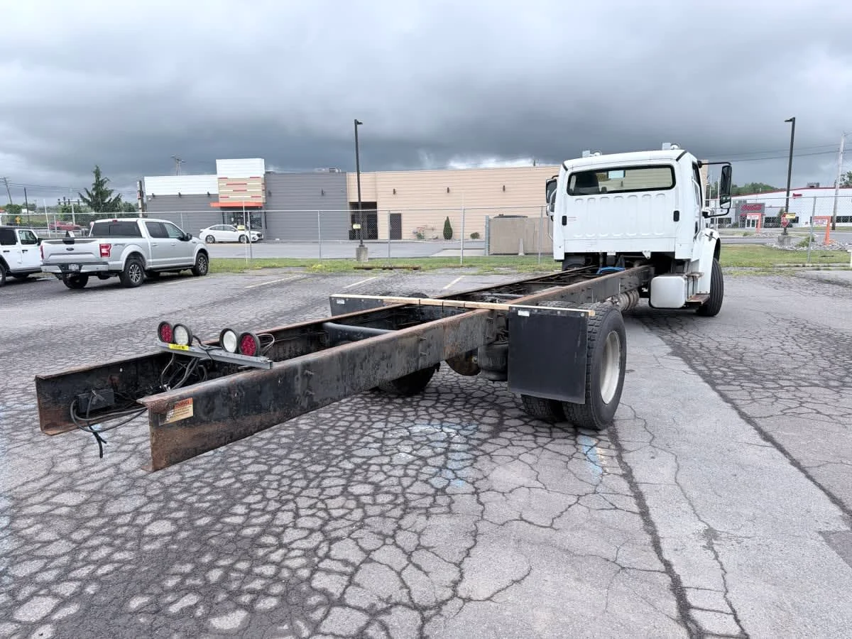 2020 Freightliner M2 106 in Syracuse, NY — photo 4