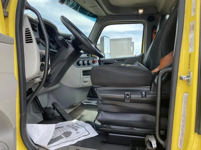 2021 Peterbilt 579 in Cincinnati, OH — photo 8