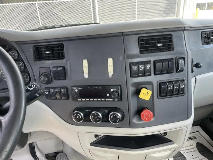 2021 Peterbilt 579 in Cincinnati, OH — photo 10