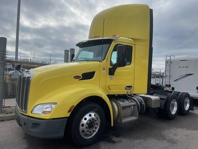 2021 Peterbilt 579 in Cincinnati, OH — photo 2