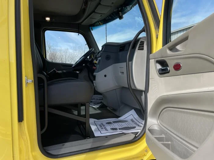 2021 Peterbilt 579 in Cincinnati, OH — photo 7