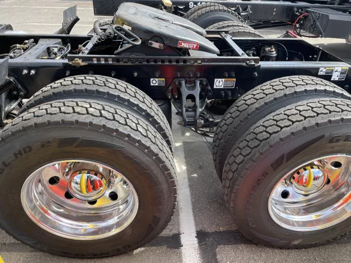 2021 Peterbilt 579 in Cincinnati, OH — photo 5