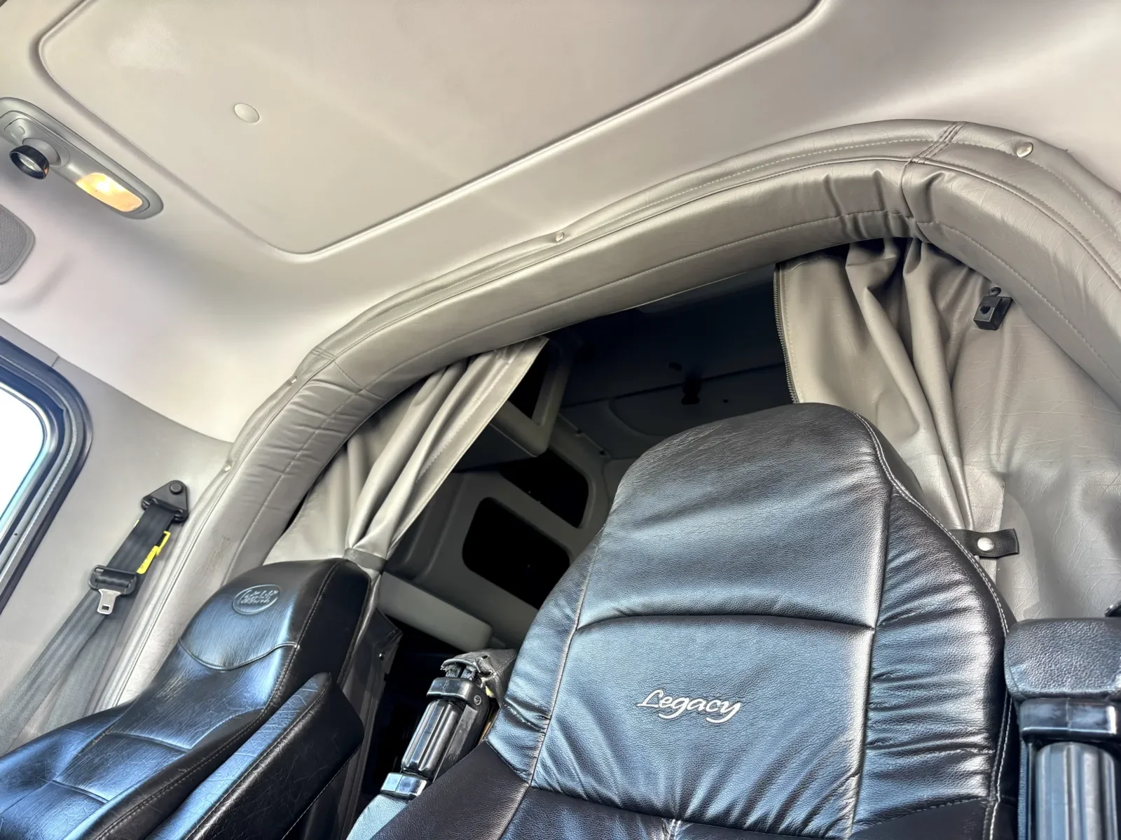 2018 Peterbilt 389 - image 21