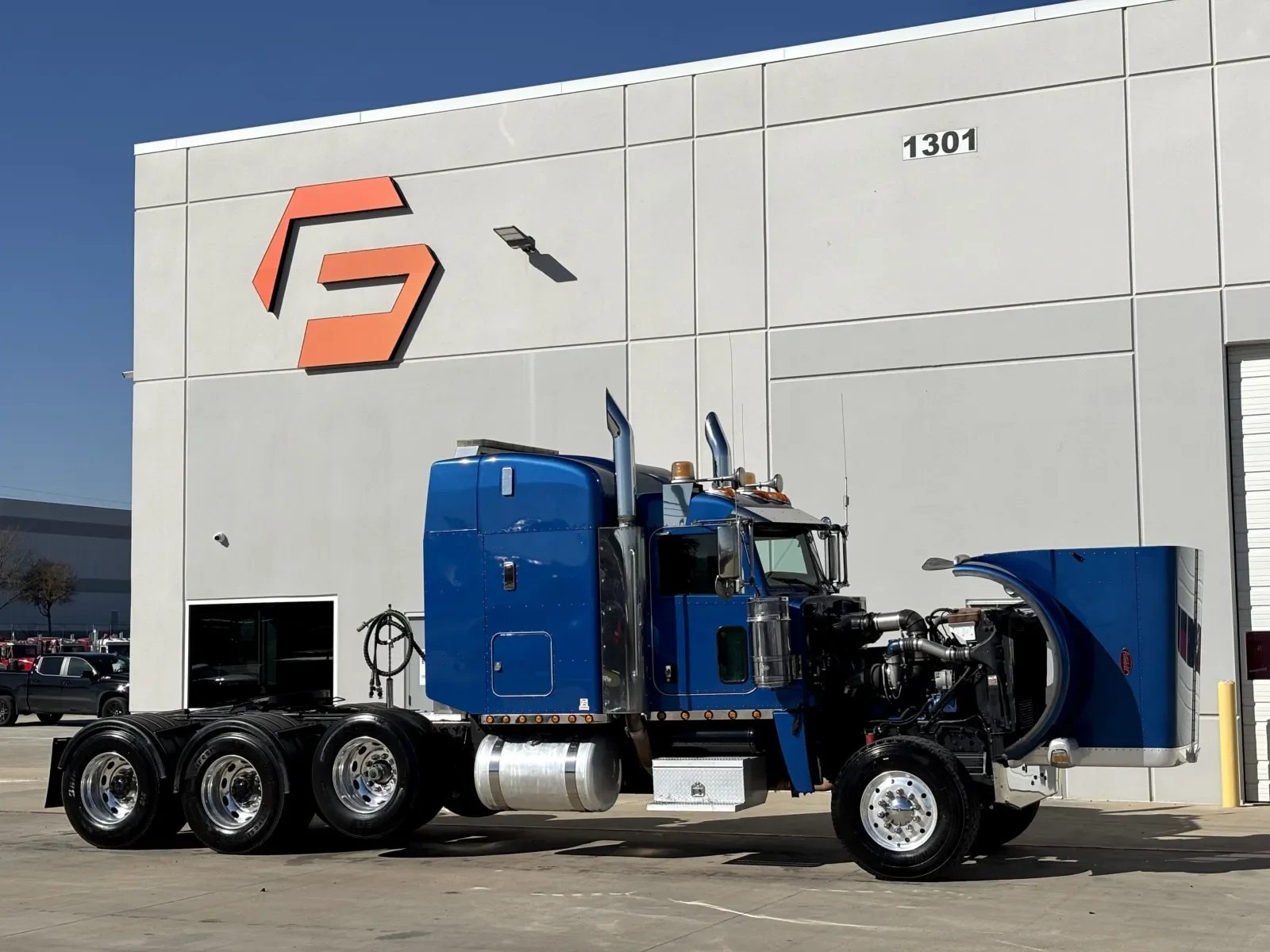 2018 Peterbilt 389 - image 9