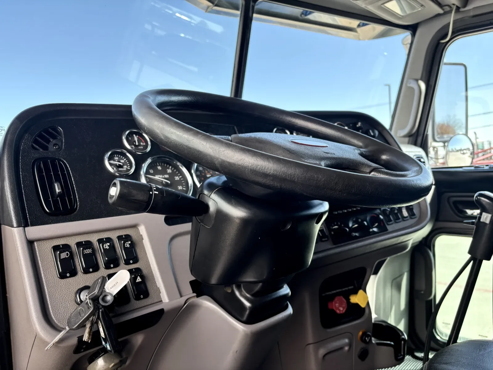 2018 Peterbilt 389 - image 15