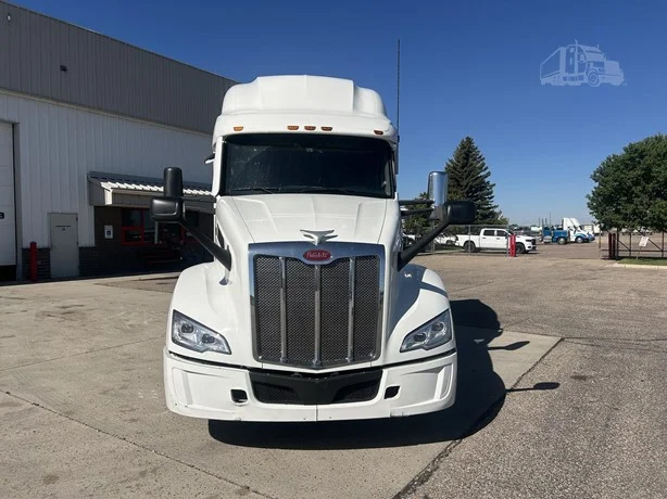 2024 Peterbilt 579 in Cheyenne, WY — photo 2