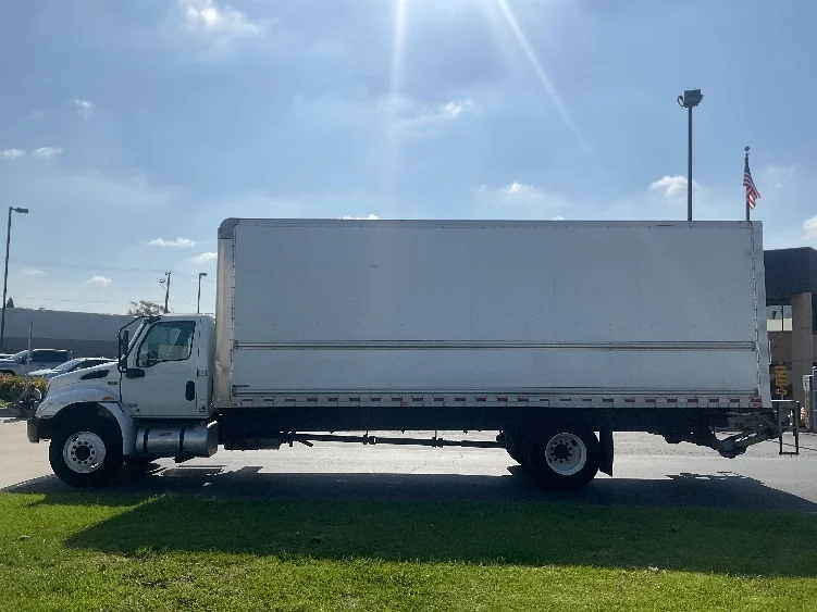 2019 International MV - image 4