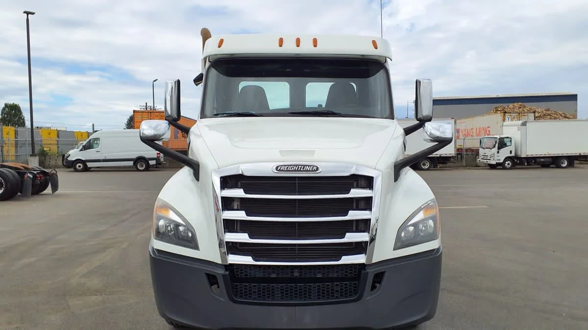 2019 Freightliner Cascadia in Tacoma, WA — photo 2