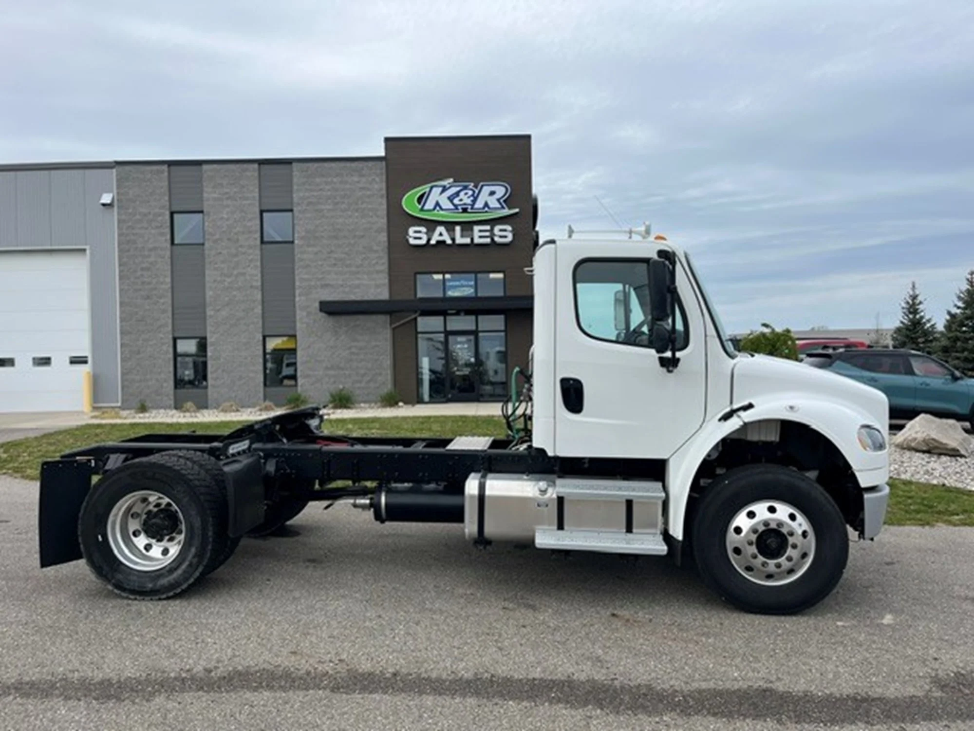 2023 Freightliner eM2 in MI — photo 5