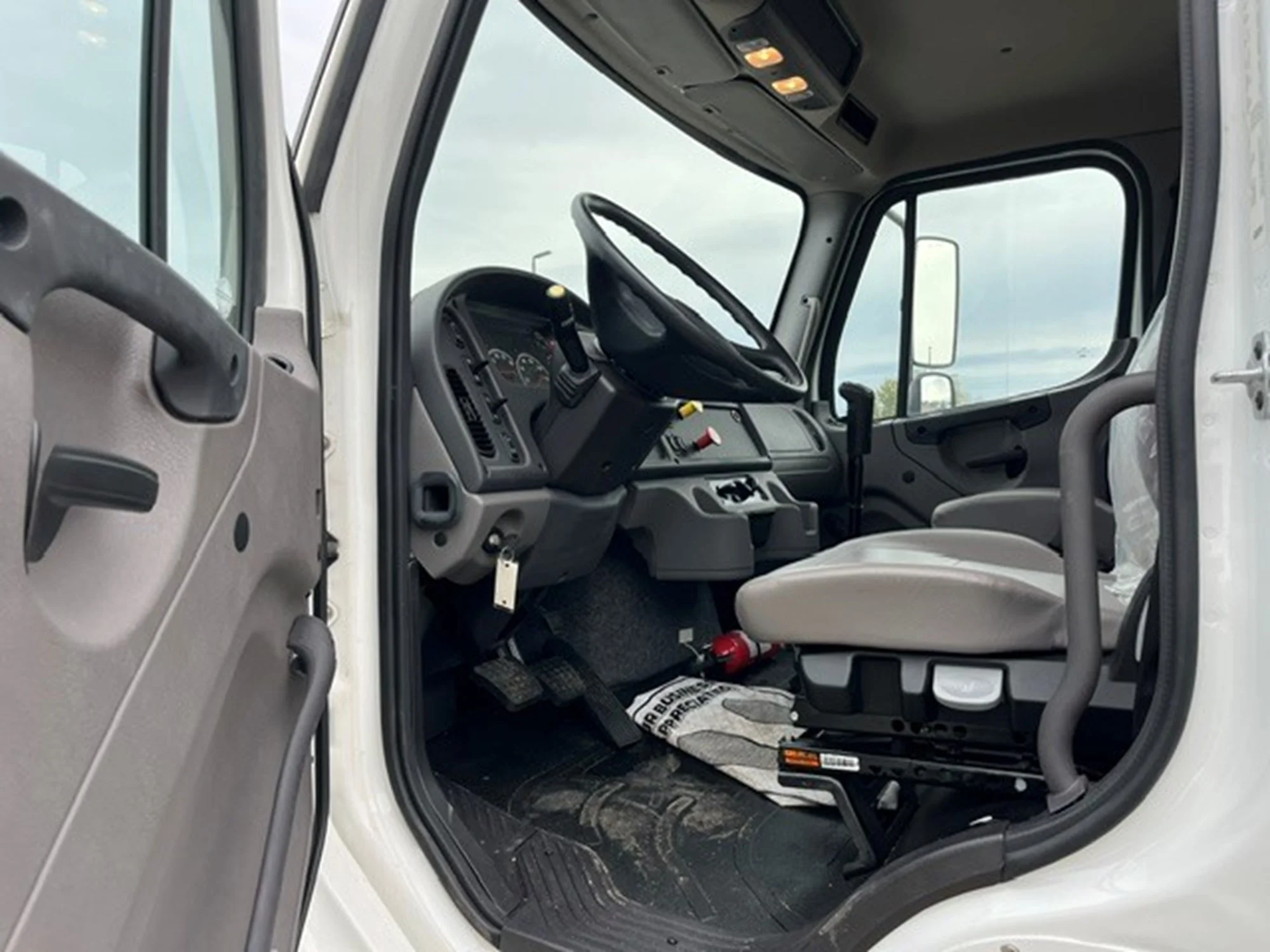 2023 Freightliner eM2 in MI — photo 12