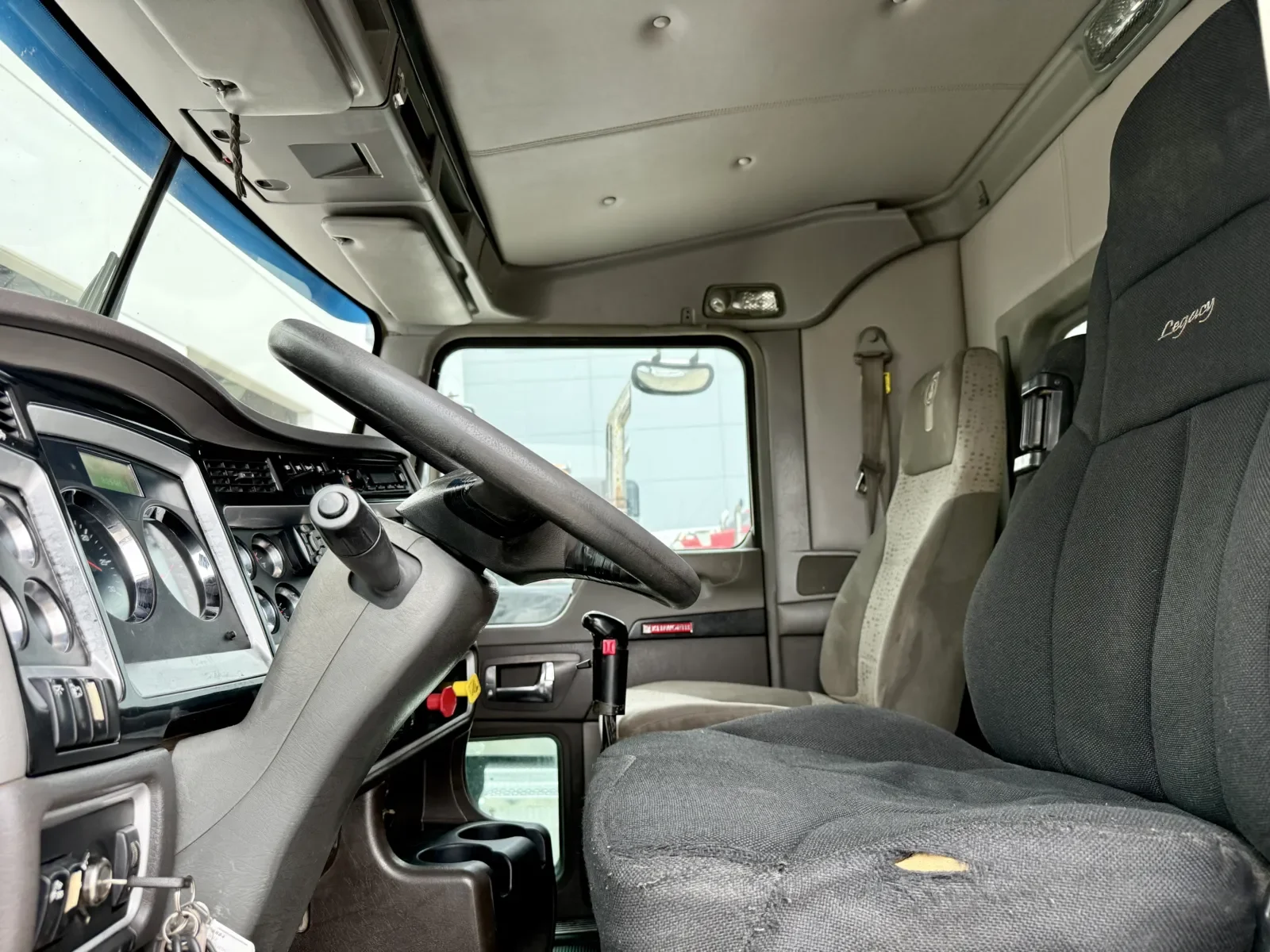 2012 Kenworth T800 in New Lenox, IL — photo 14
