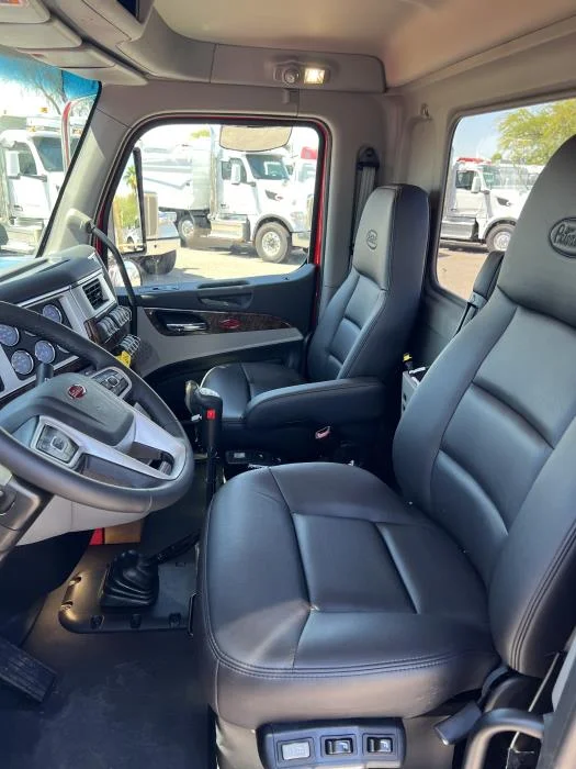 2026 Peterbilt 589 - image 14