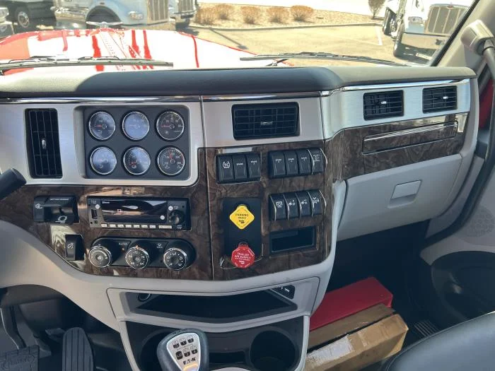 2026 Peterbilt 589 - image 16