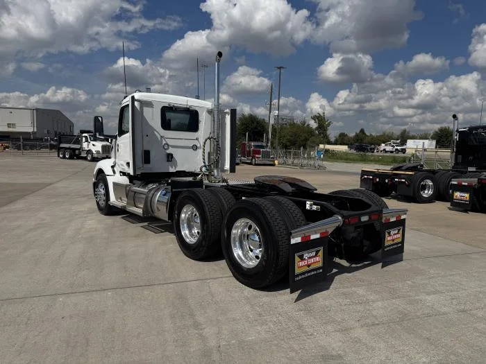 2026 Peterbilt 579 - image 5