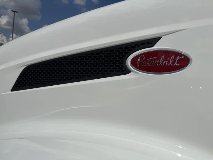 2026 Peterbilt 579 - image 11
