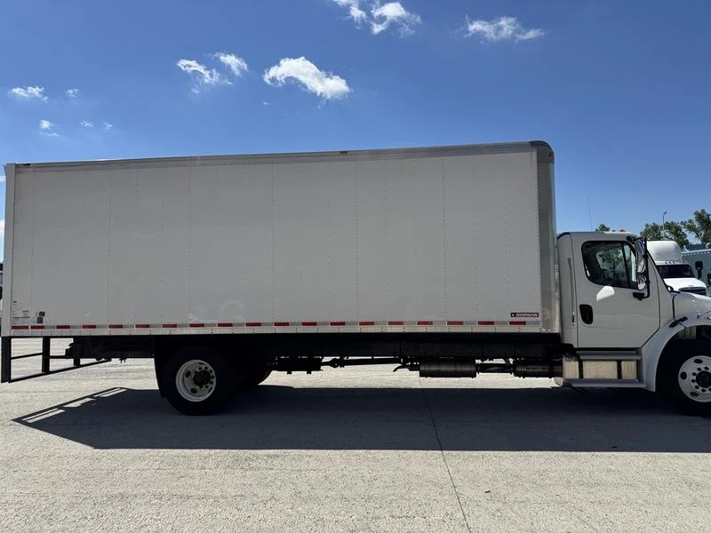 2016 Freightliner M2 106 in Columbus, OH — photo 7