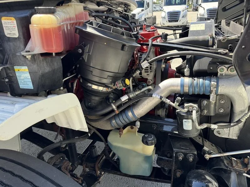 2016 Freightliner M2 106 in Columbus, OH — photo 10
