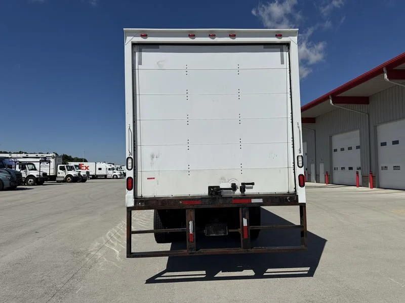 2016 Freightliner M2 106 in Columbus, OH — photo 5